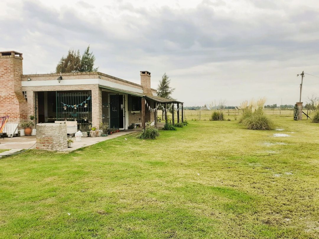 CASA QUINTA GUERNICA VENTA EN CAMPO  CON PILETA