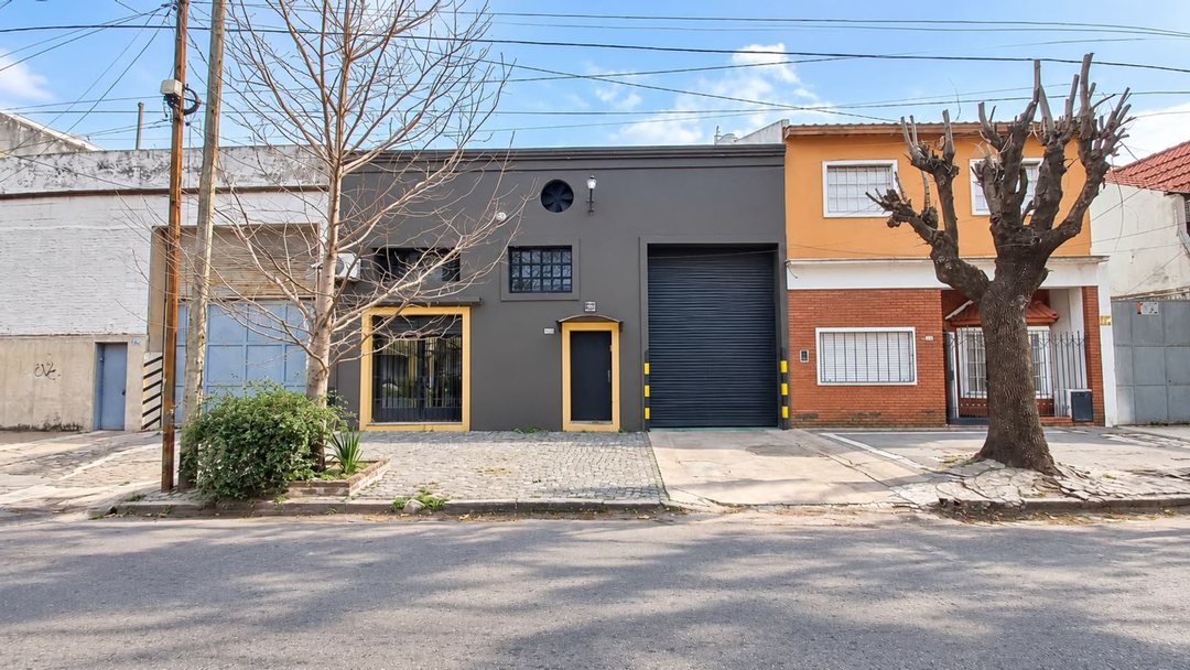 Galpón en Venta 1.200 m² – Doble Salida