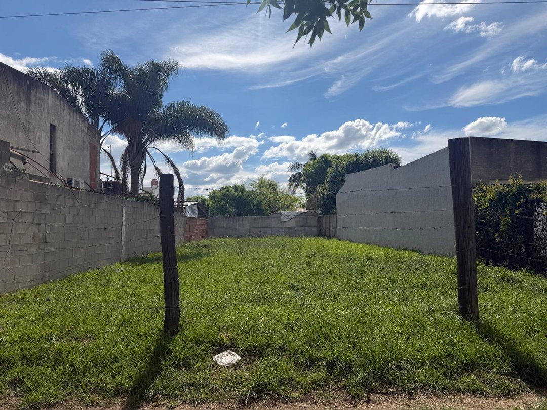 VENTA/TERRENO/AVENIDA ITALIA/ ZONA COMERCIAL.