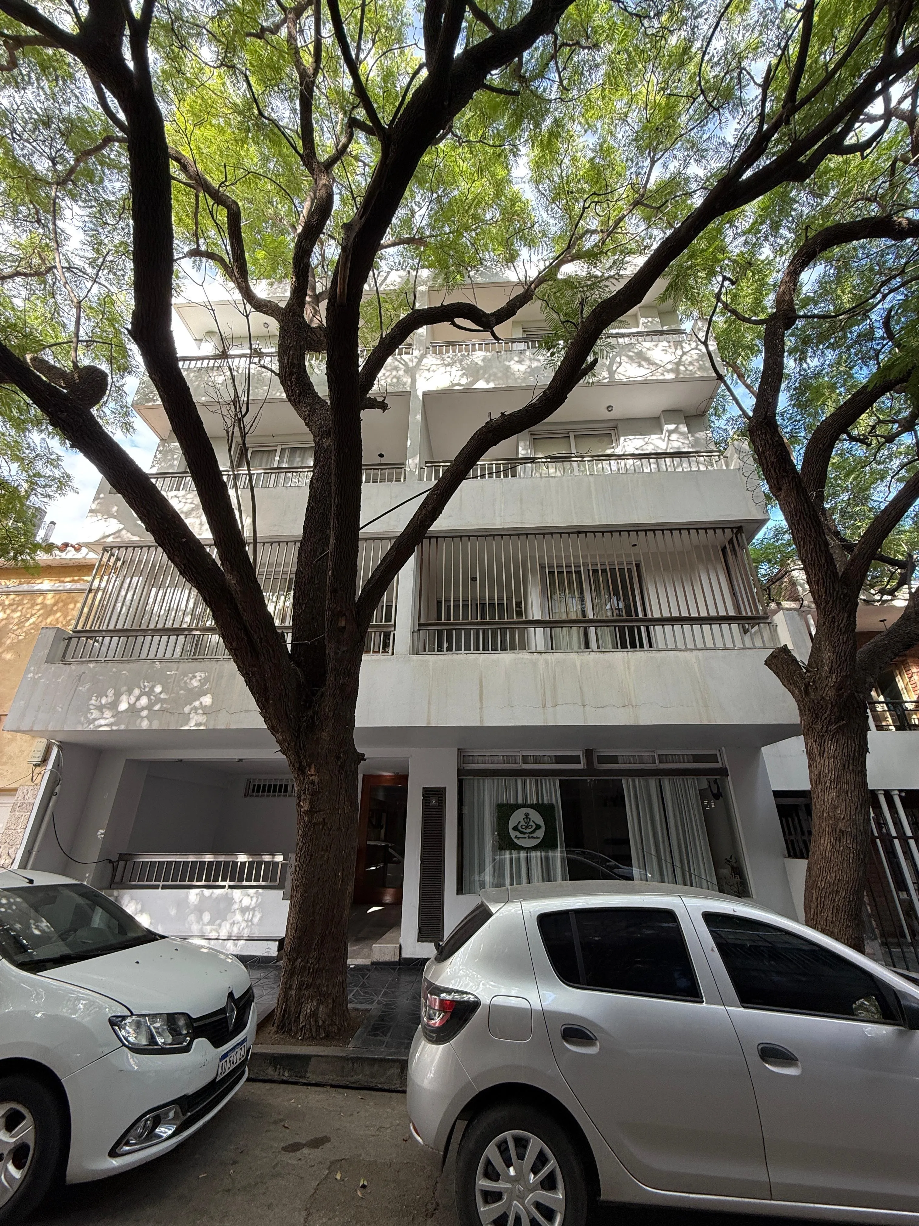 PARQUE DE LAS TEJAS PATIO CON ASADOR!!! (PJE VALTODANO 1351)