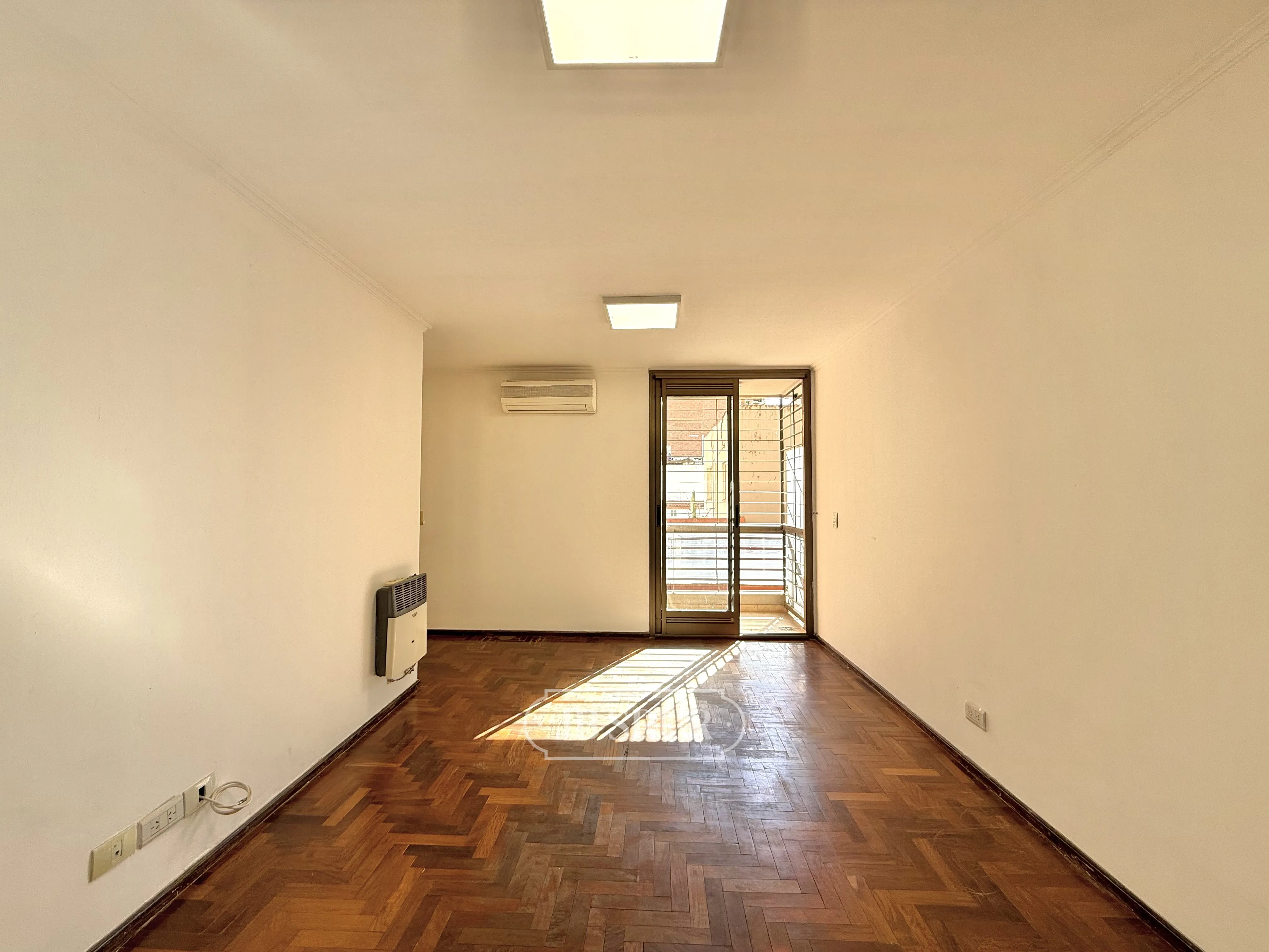 Departamento en Venta de 1 dormitorio y medio con balcón en Nueva Córdoba