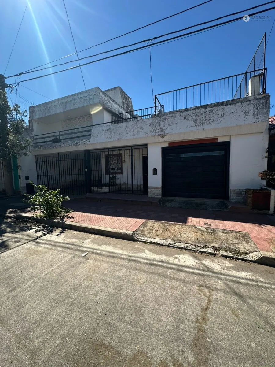 VENTA CASA EN PARQUE CAPITAL 3 DORMITORIOS