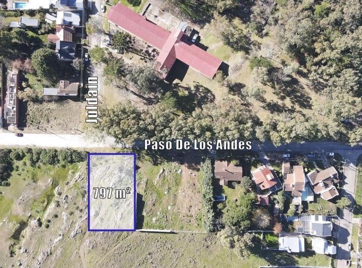 Terreno · 797m²
