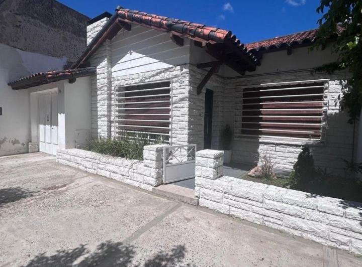 Casa · 150m² · 5 Ambientes