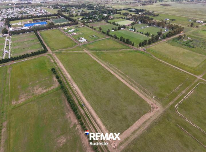 Terreno · 687m²