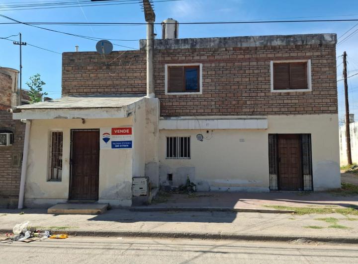 Casa · 110m² · 5 Ambientes · 1 Cochera
