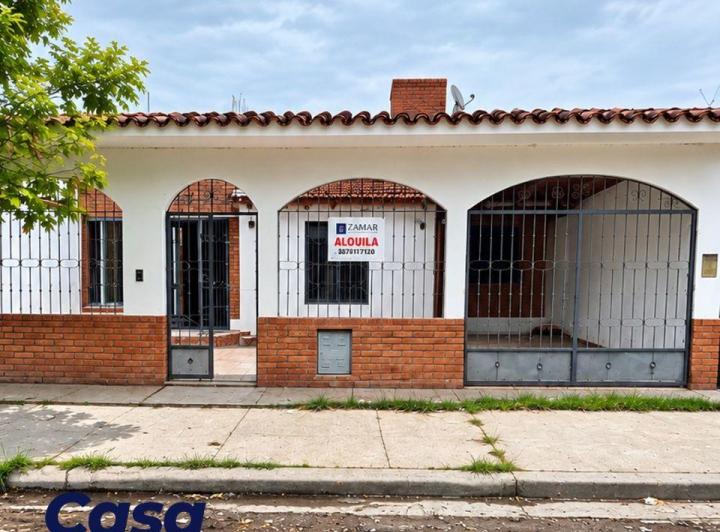 Casa · 1m² · 7 Ambientes · 1 Cochera