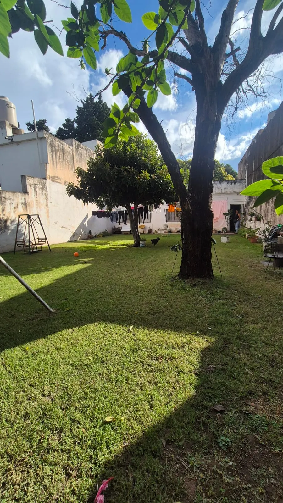 VENTA CASA A MEDIA CUADRA DEL JOCKEY!!!