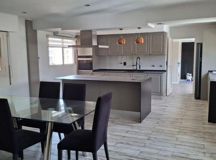 Departamento · 246m² · 7 Ambientes · 1 Cochera