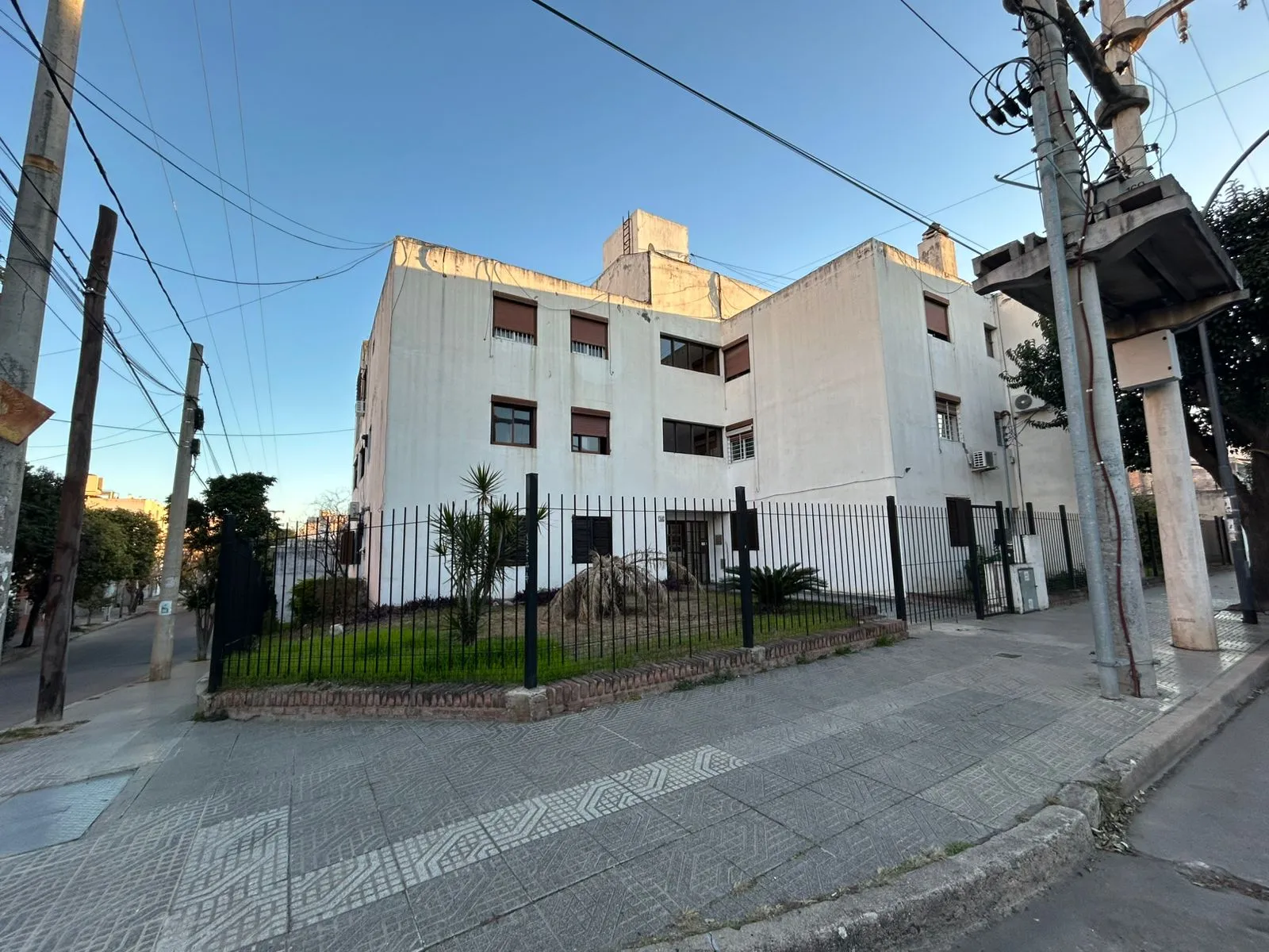 ALQUILER DEPARTAMENTO 2 DORMITORIOS CON COCHERA - DEAN FUNES 2031 -  ALBERDI