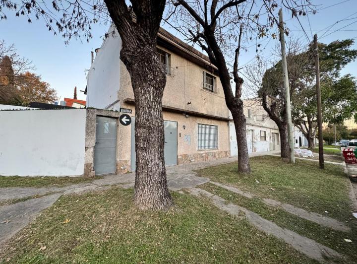 Casa · 75m² · 4 Ambientes · 1 Cochera