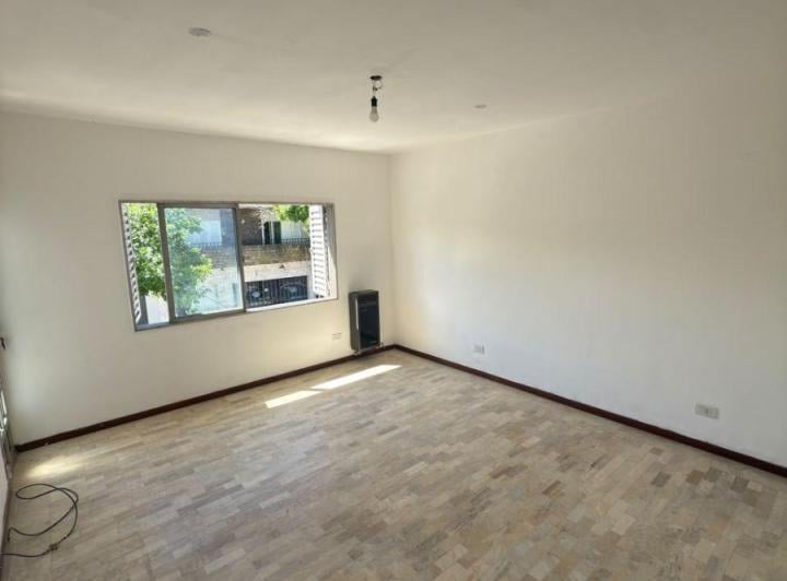 Casa · 125m² · 6 Ambientes · 1 Cochera