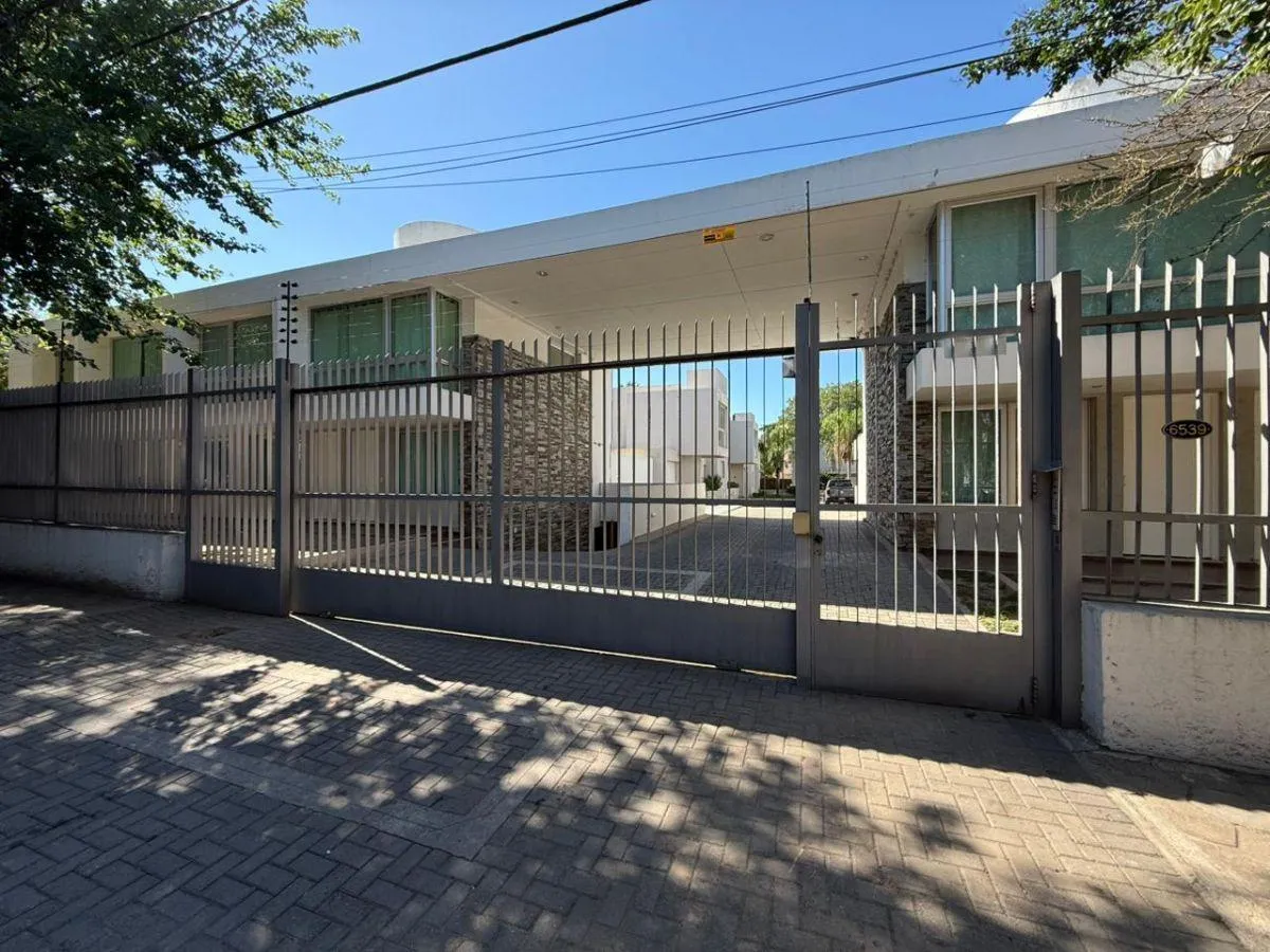 Oportunidad Venta Dúplex 1 1/2 Dorm - Housing m Colegio La Salle y Recta Mart.