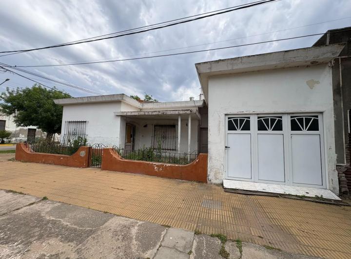 Casa · 160m² · 5 Ambientes · 1 Cochera