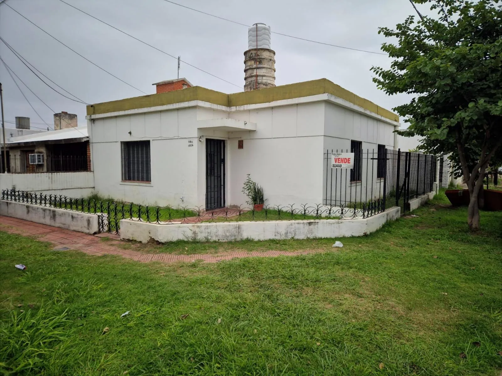Casa esquina en venta 3 Habit + Depto/local – Barrio Empalme