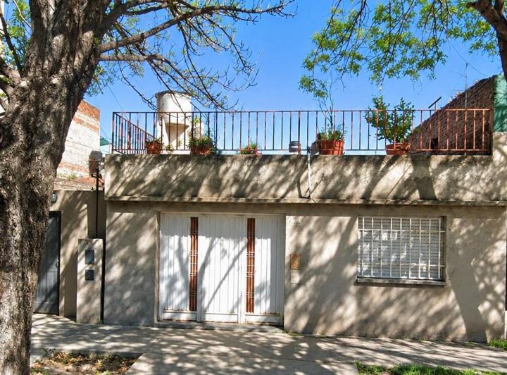 Casa · 80m² · 5 Ambientes · 1 Cochera