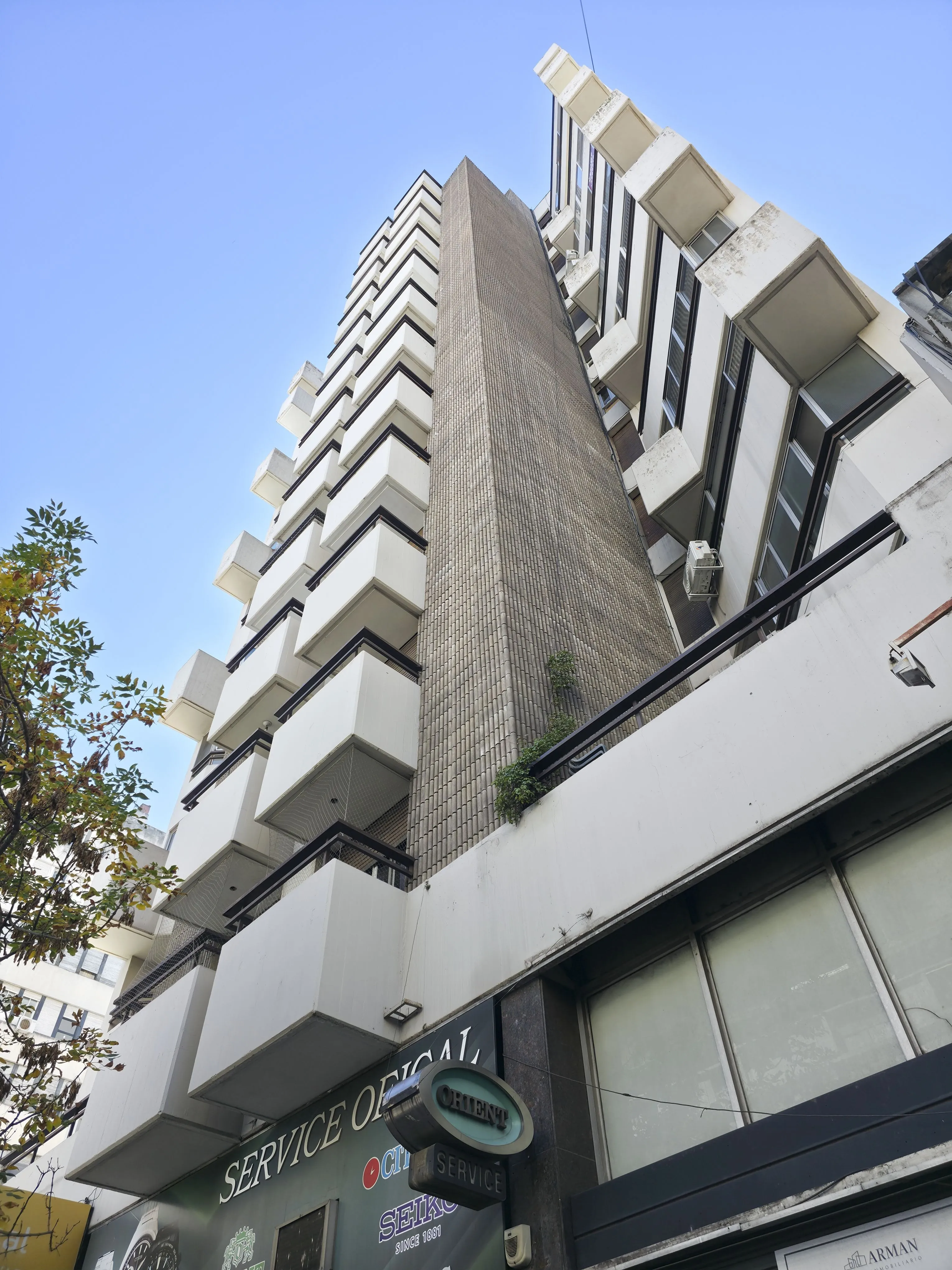 ESCRITURA, EXTERNO, MUY LUMINOSO, PISO ALTO, AV. COLON A METROS DE LA CAÑADA