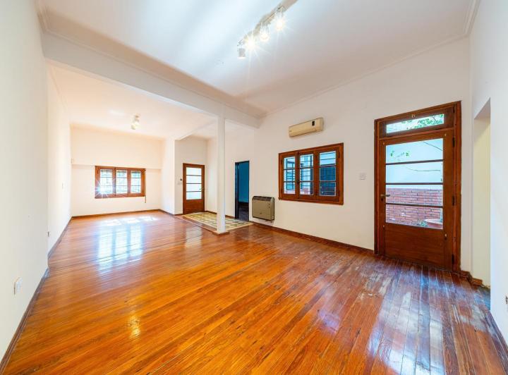 Casa · 168m² · 5 Ambientes · 1 Cochera