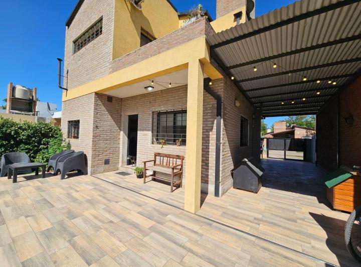 Casa · 94m² · 5 Ambientes