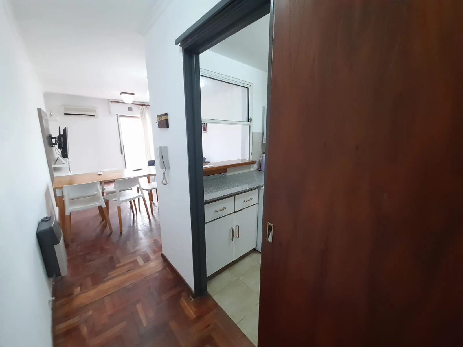 Hermoso dpto de dos dormitorios amoblado con balcón en nva cba excelente zona!