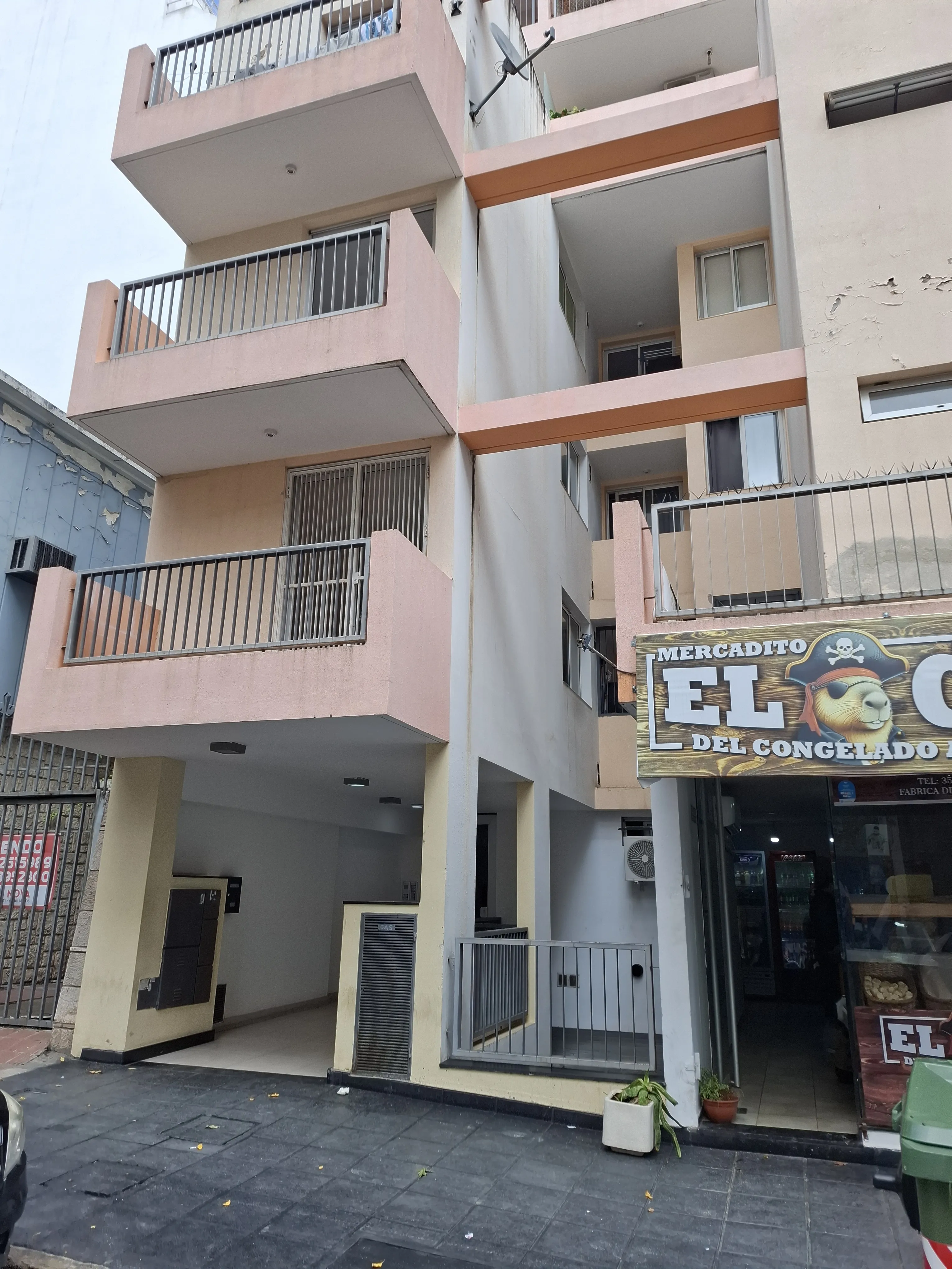 Nueva Cba alquilo dto externo 2 dorm pequeño c/balcon