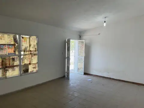 Venta local comercial sobre av. solis este