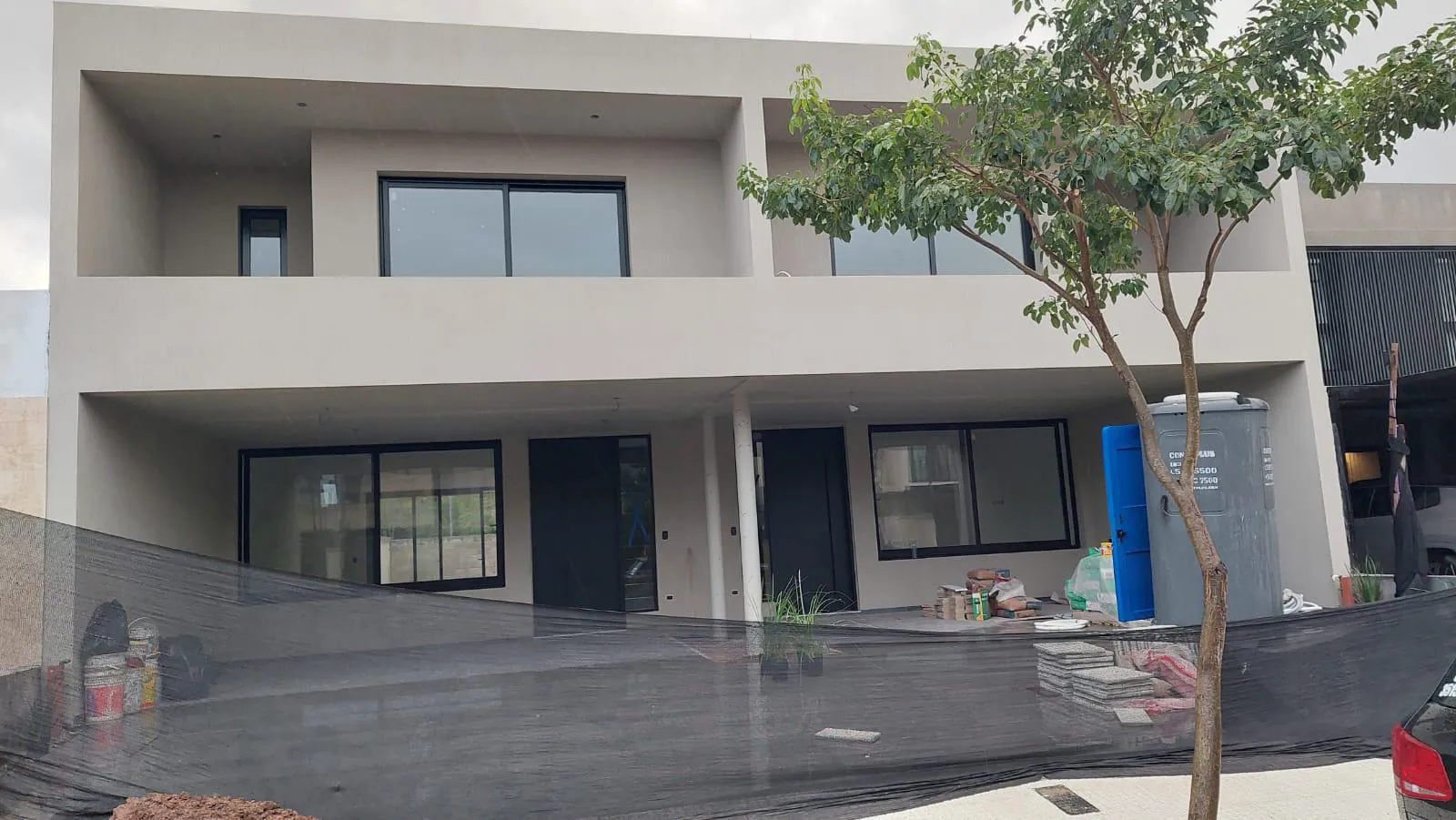 ¡Hermoso Duplex en Barrio La Luisita! - Venta