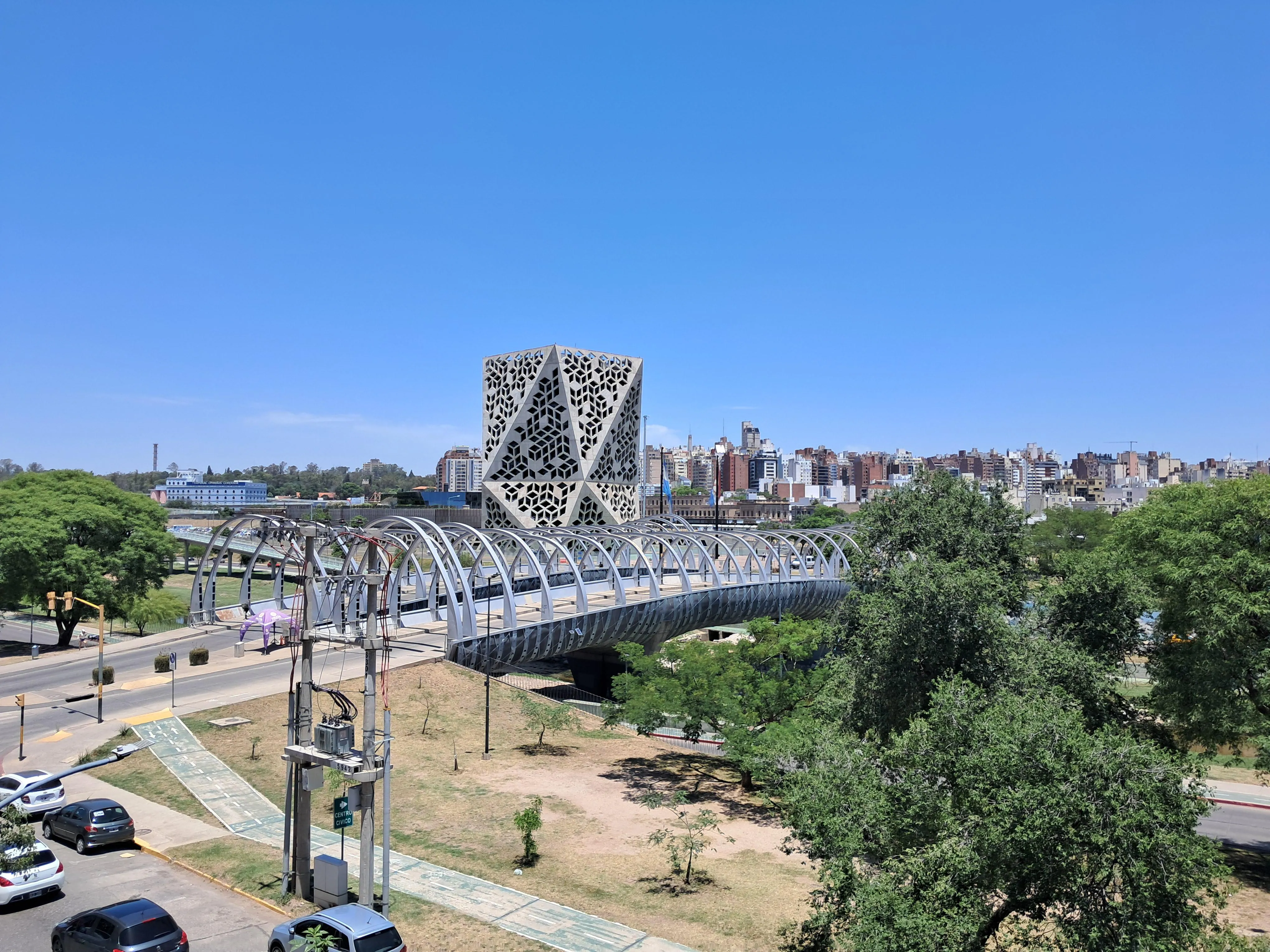 Vista al Rio y Casa de Gobierno