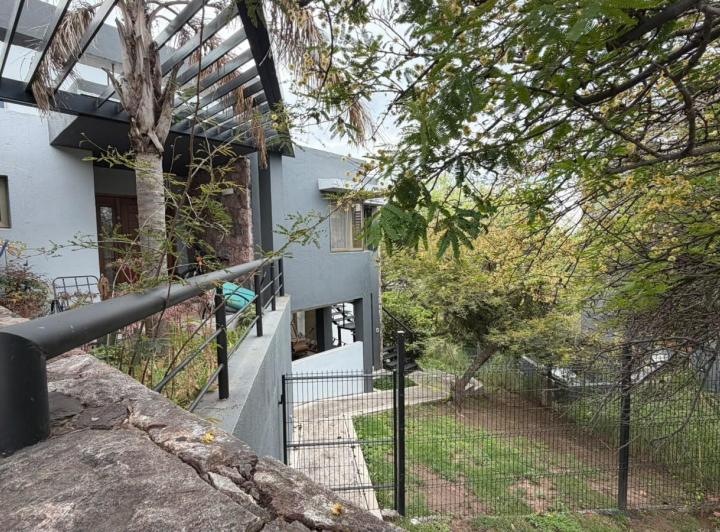 Casa · 500m² · 5 Ambientes · 5 Cocheras