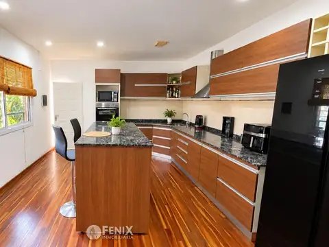 Casa en venta de 3 dormitorios - barrio alta gracia - dos plantas, piscina (cf1425)