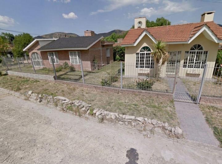 Casa · 350m² · 7 Ambientes · 1 Cochera
