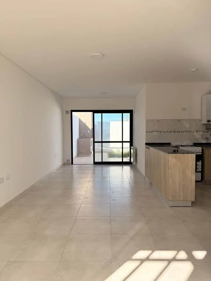 DUPLEX MZA 47 LT 1 QUEBRADAS DE MANANTIALES