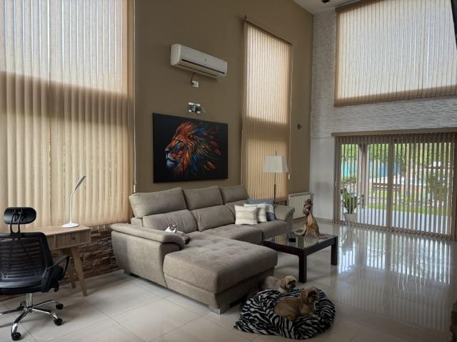 Casa · 534m² · 5 Dormitorios · 3 Cocheras