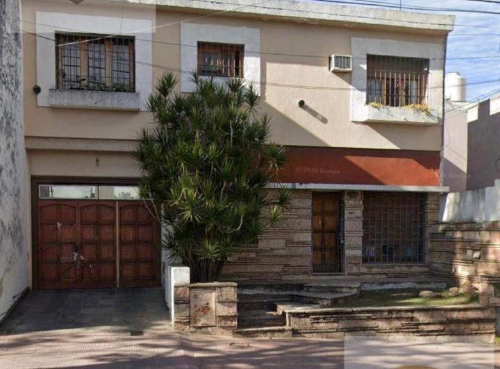Casa · 500m² · 9 Ambientes · 10 Cocheras