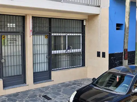 Alquiler local/oficina/monoambiente. calle nºituzaingo nº614
