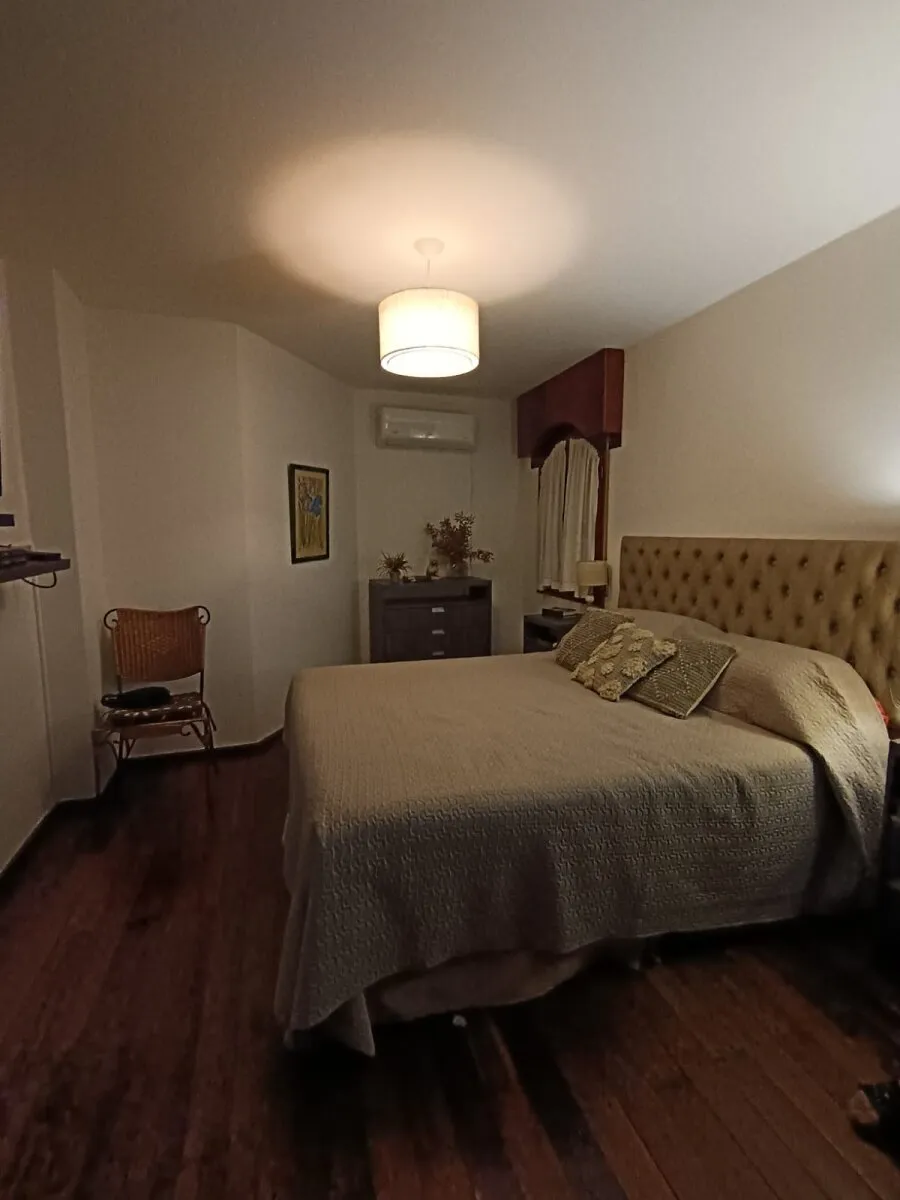 CASA DE CATEGORIA EN ZONA SUR