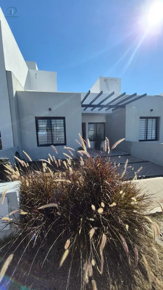 VENTA DUPLEX 2D 2B SOLARES DE MANANTIALES