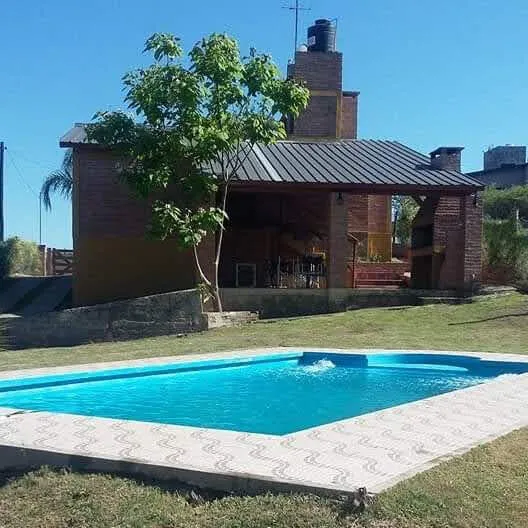 VENTA  CASA  EN LAS  SIERRAS DE CORDOBA PARQUE SIQUIMAN  2 DORM 1BAÑO C/PILETA D...
