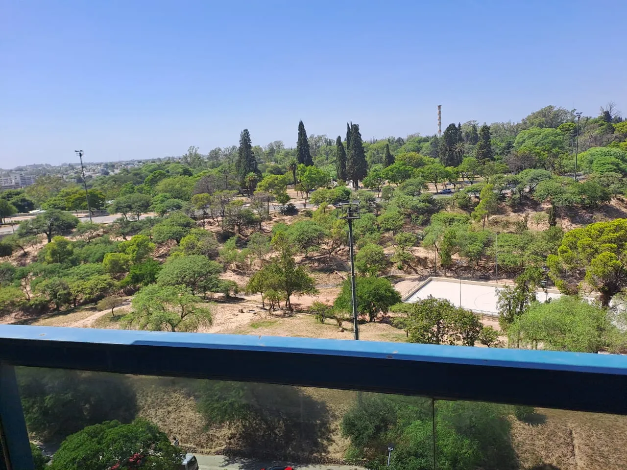 Oportunidad única, Dueño Alquila  departamento externo de 1 Dorm, con gran balcón con vista al parque Sarmiento.