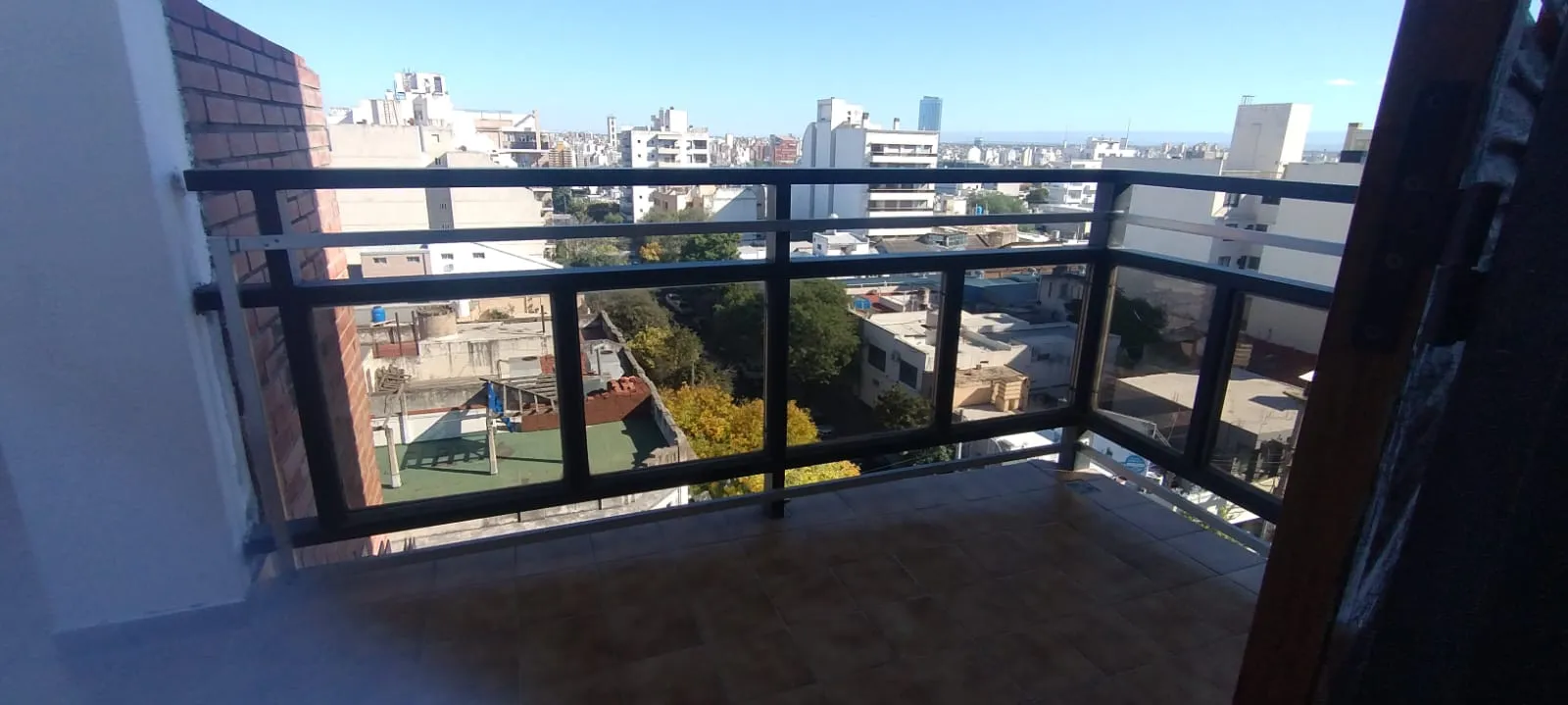 ALQUILO SOBRE BEDOYA UN DORMITORIO