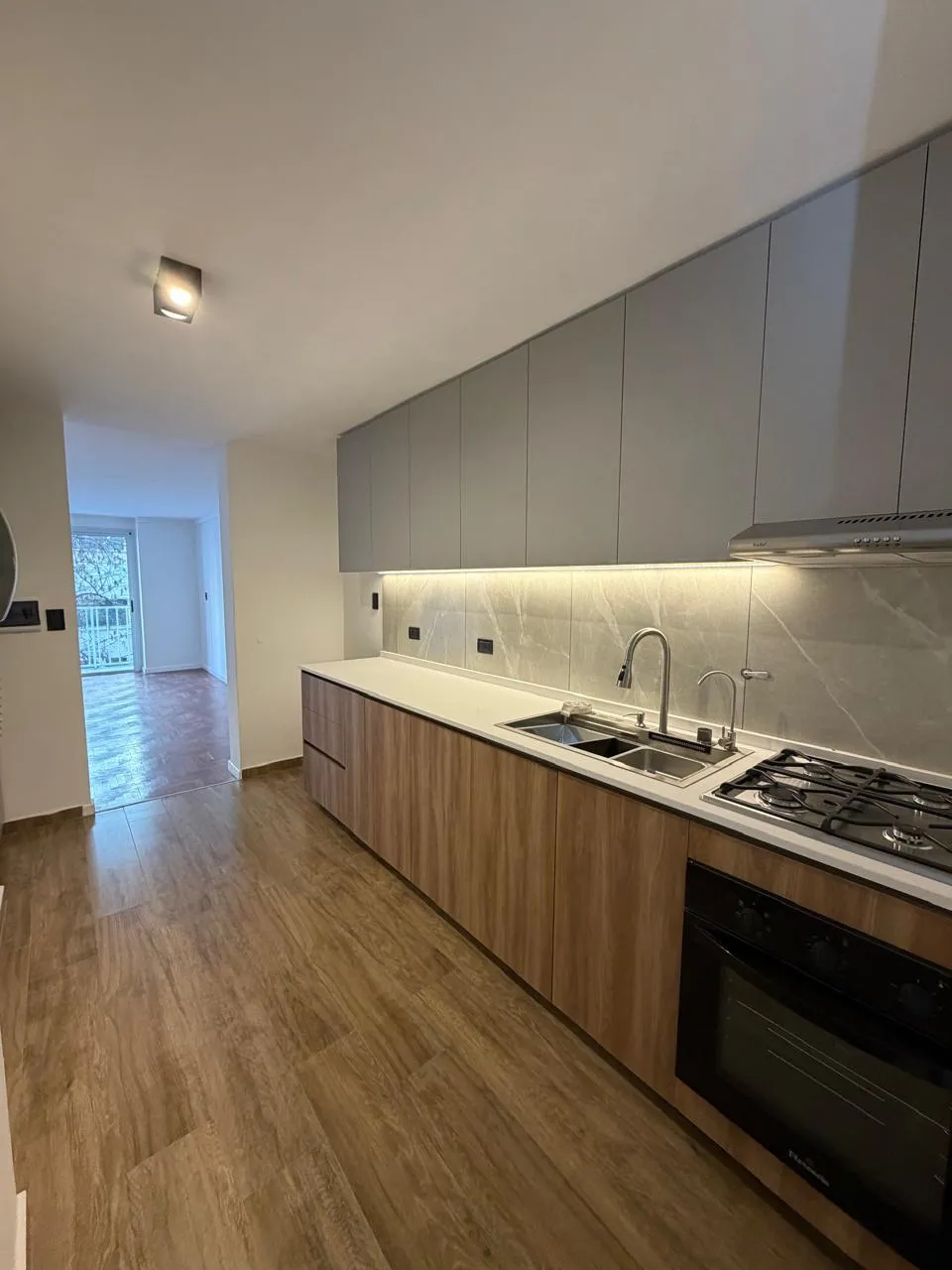 DEPATAMENTO EN VENTA EN NUEVA CORDOBA DE DOS DORM, FRENTE CON BALCON AMPLIO, APT...