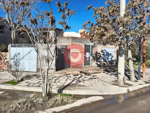 Casa en  av. la plata - pasaje 37-1 cipolletti