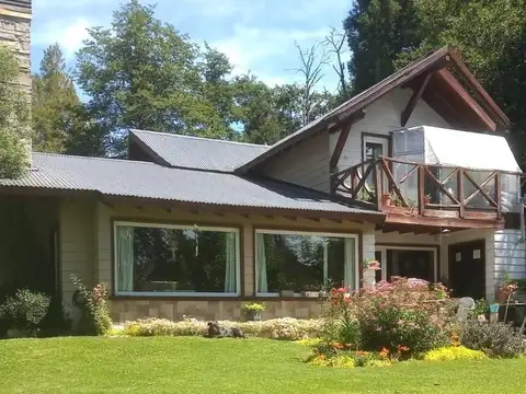 Casa con vista – barrio tres cerros (cód. 114)