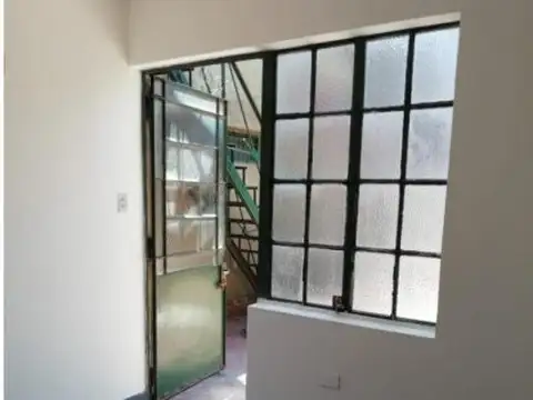 Alquiler depto  de pasillo - zona sur-  1 dormitorio -  comodín- patio- uruguay al 1400