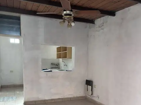 Casa de pasillo en alquiler | barrio belgrano – rosario