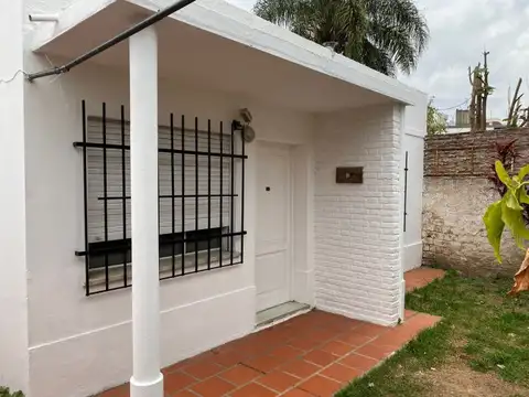 Impecable casa interna unica de dos dormitorios, dos patios y parrilero, chiclana 539