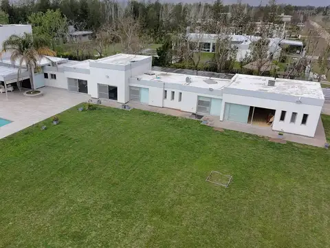 Vendo increíble casa en chacra  los raigales