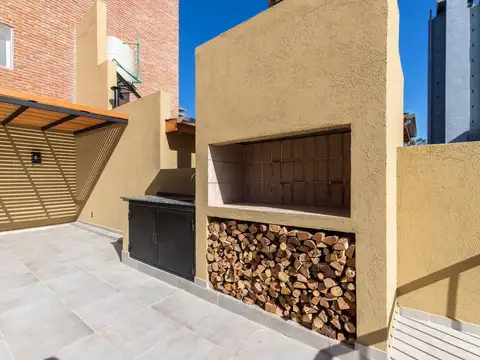 Venta casa de pasillo tres dormitorios