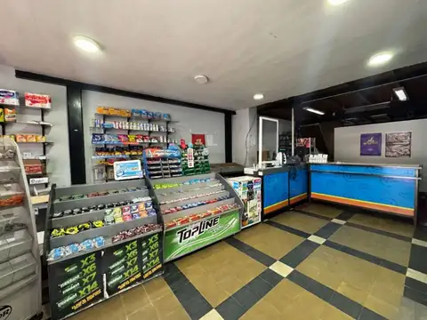 Se vende local comercial + departamento