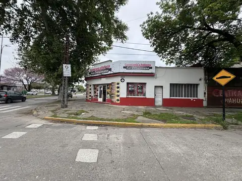Local comercial en importante esquina